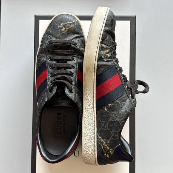 Authentic Gucci Ace Sneaker W/ Tiger Print - Picture 4 of 7